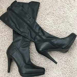 Nine West Boots. Black. Solid pair for your closet
